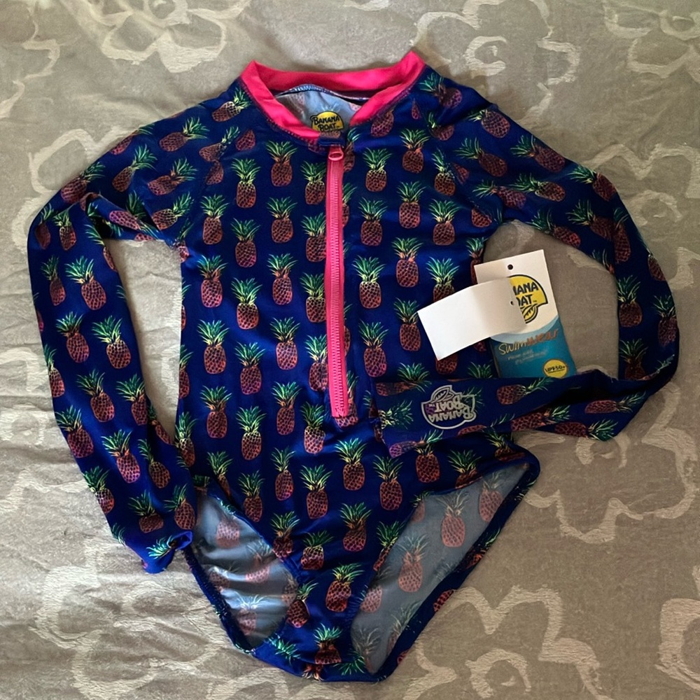 NWT Blue and Pink Rashguard Set with long sleeve one piece zip Pineapple Print